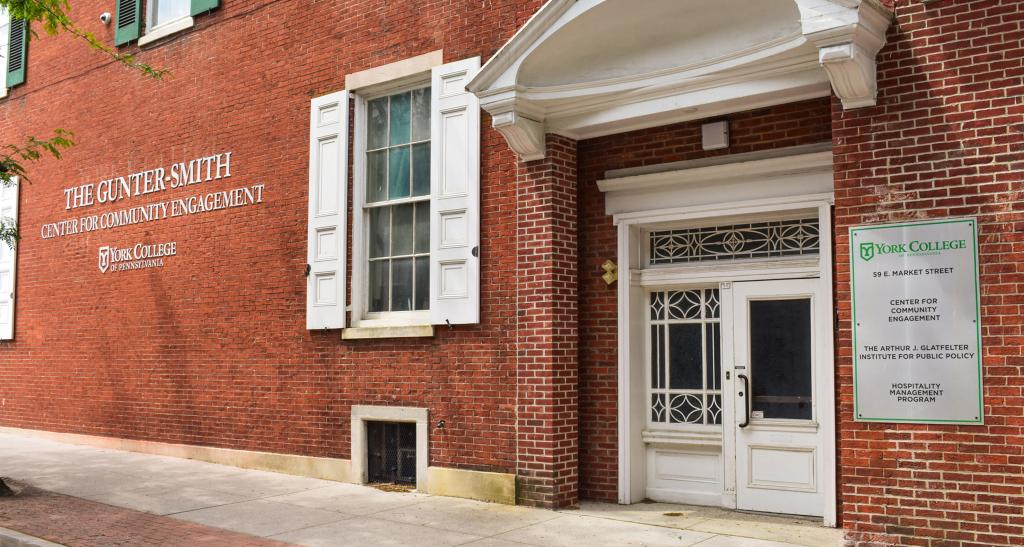 The Gunter-Smith Center for Community Engagement building.