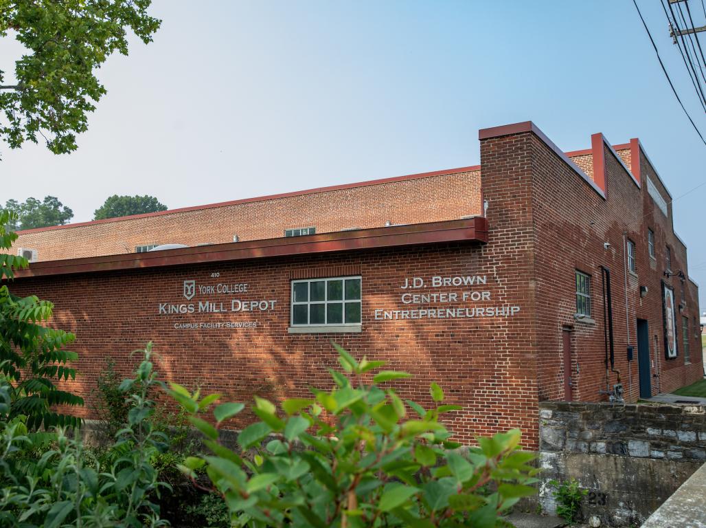 An exterior photo of J.D. Brown Center for Entrepreneurship.