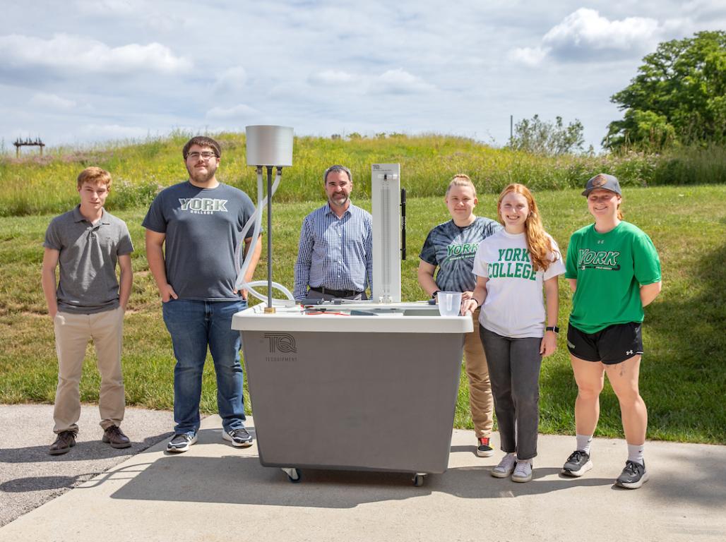 The TecQuipement Team and their winning project.