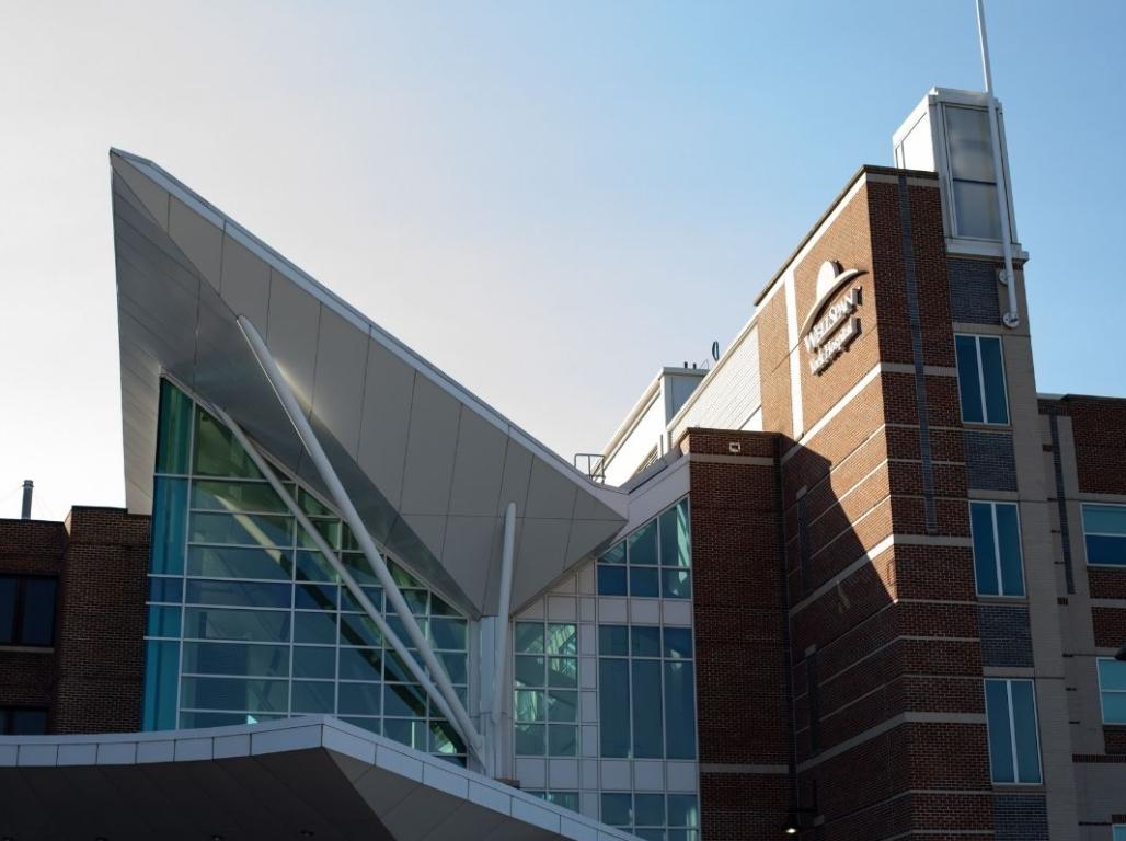 Exterior view of the Wellspan York Hospital entryway.