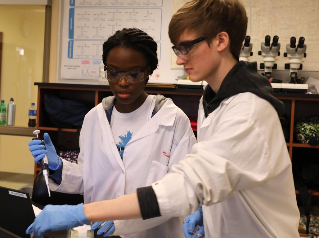 Biology students in lab. 