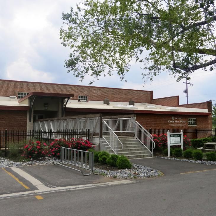 The entrance to Kings Mill Depot office building.